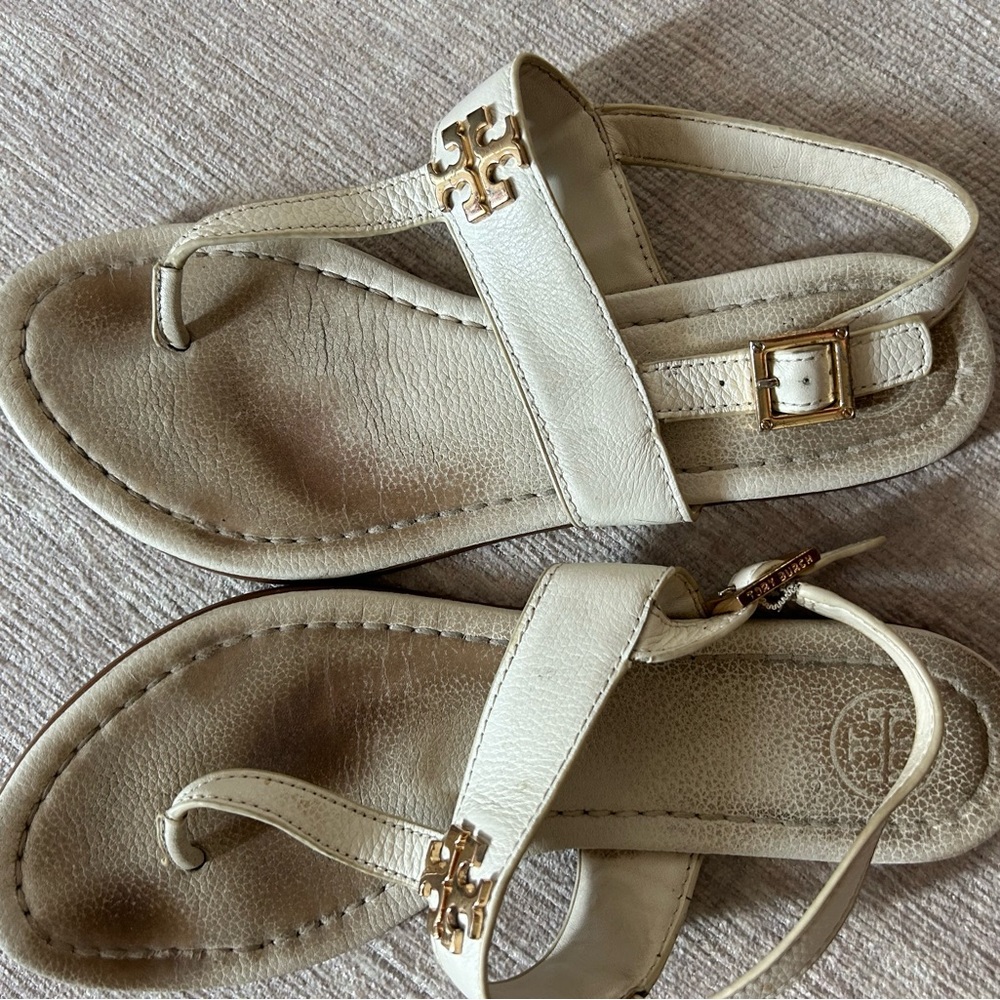 Tory Burch White Leather Logo Thong Sandals with Gold Hardware - Picture 3 of 5